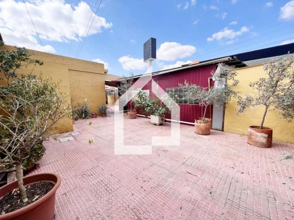 Nave en calle Pío Baroja