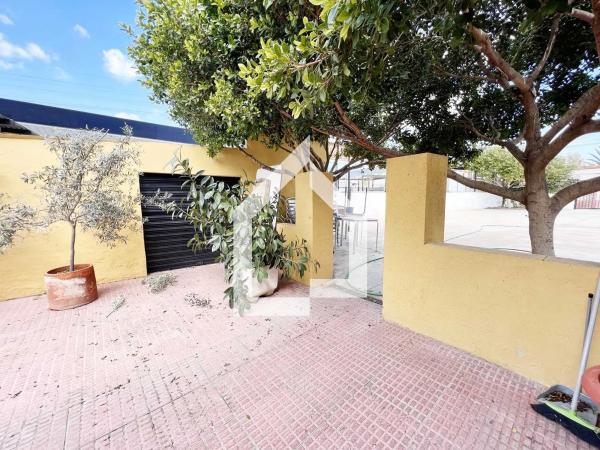 Nave en calle Pío Baroja