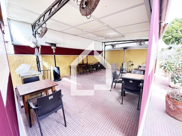 Nave en calle Pío Baroja