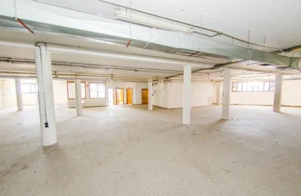 Local en calle Rafael Laliga Pérez