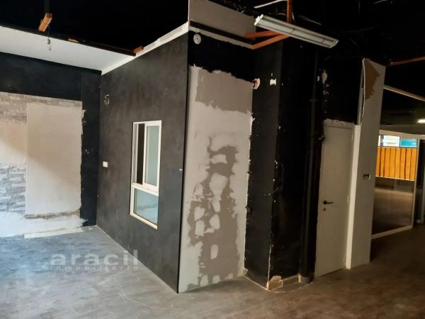 Local en calle Na Saurina d'Entença