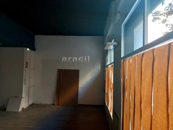 Local en calle Na Saurina d'Entença