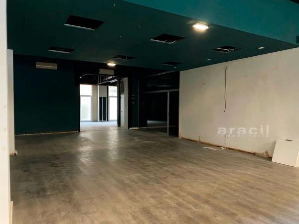 Local en calle Na Saurina d'Entença