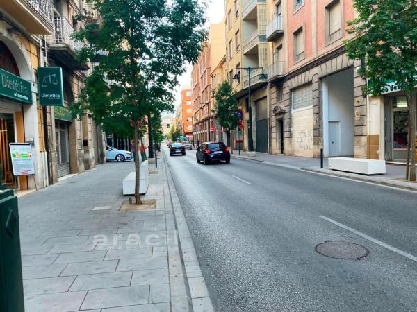 Local en calle Na Saurina d'Entença