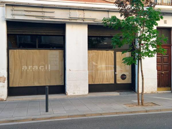 Local en calle Na Saurina d'Entença