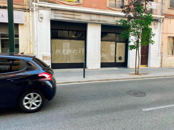 Local en calle Na Saurina d'Entença