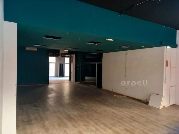 Local en calle Na Saurina d'Entença