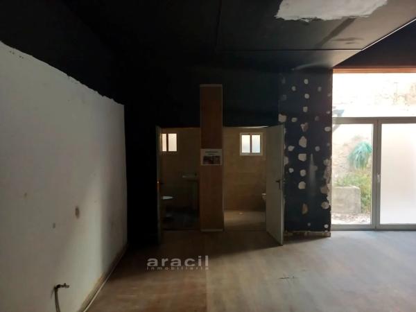 Local en calle Na Saurina d'Entença