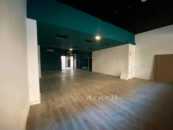 Local en calle Na Saurina d'Entença