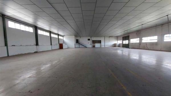 Nave en calle Huerta, 5