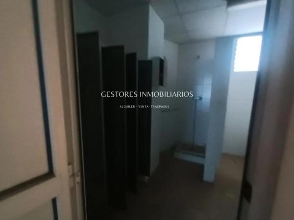 Local en calle Anselm Aracil