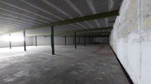 Nave en calle Huerta, 5