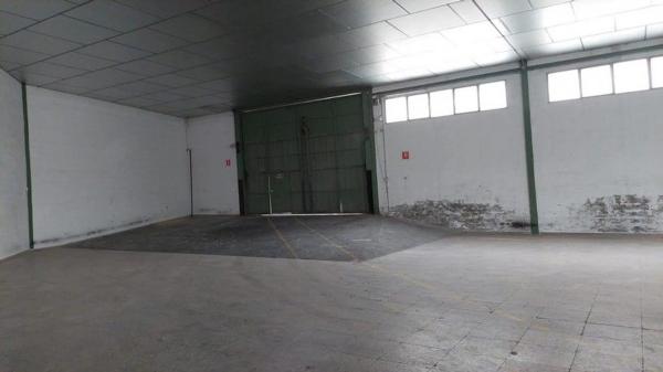 Nave en calle Huerta, 5