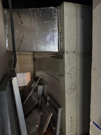 Local en alameda Camilo Sesto, 79