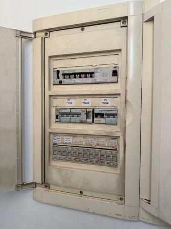 Local en calle Onil, 2