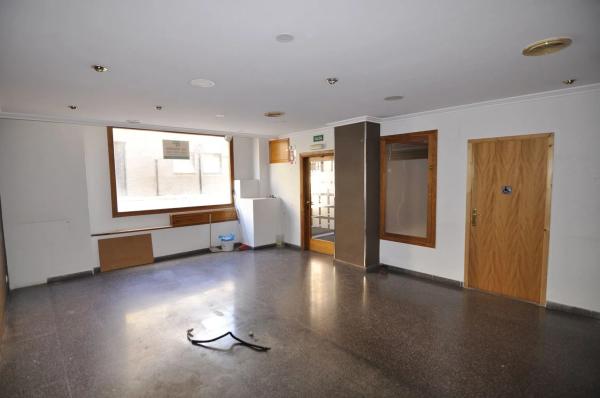 Local en calle de Laporta, 9