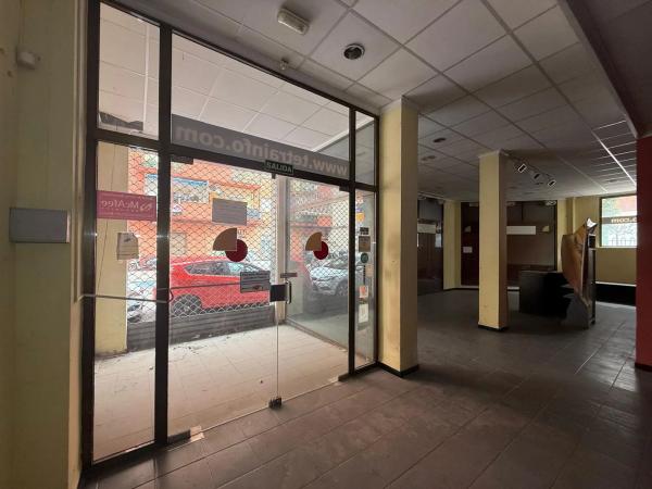 Local en calle Onil, 2