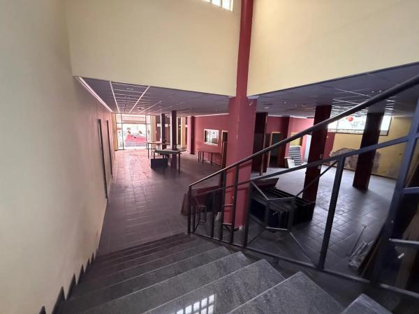 Local en calle Onil, 2