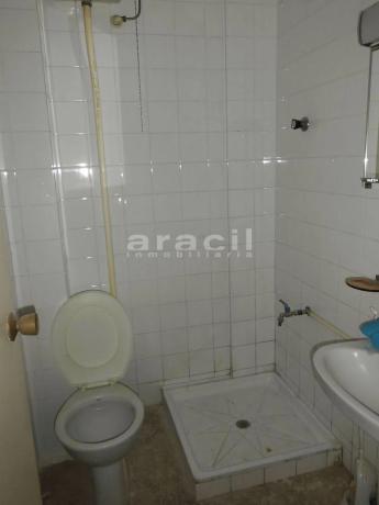 Nave en plaza del Centenari