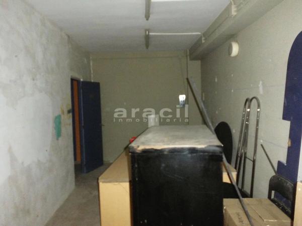 Nave en plaza del Centenari