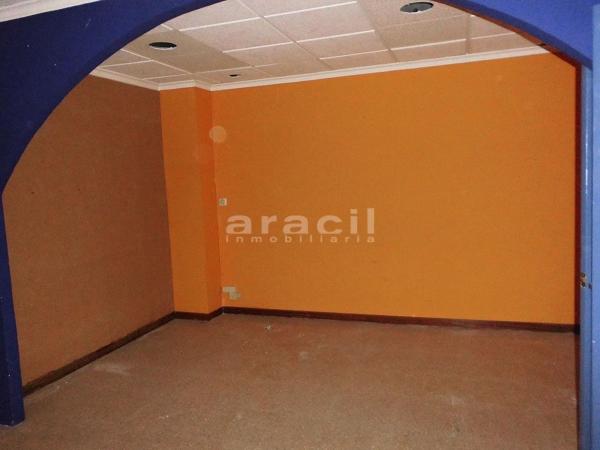 Nave en plaza del Centenari