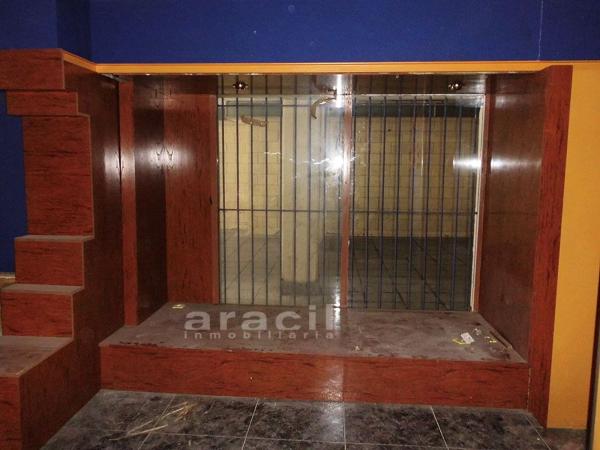 Nave en plaza del Centenari