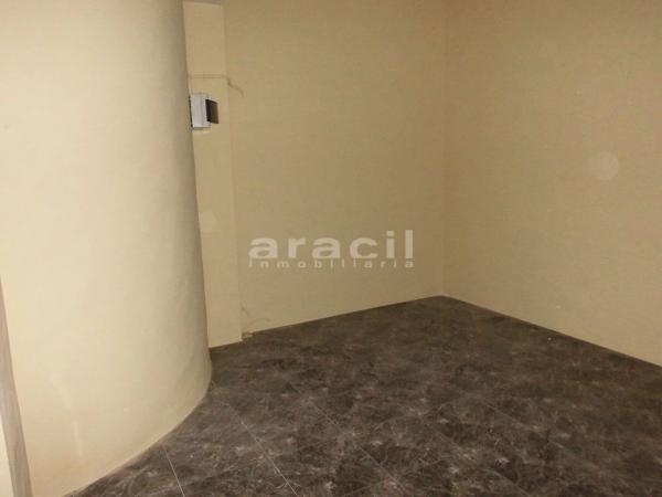 Nave en plaza del Centenari