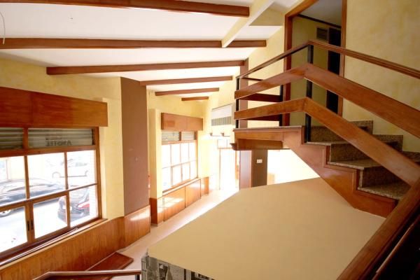 Local en calle Joan Fuster, 11