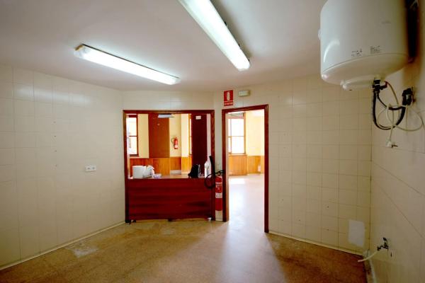 Local en calle Joan Fuster, 11