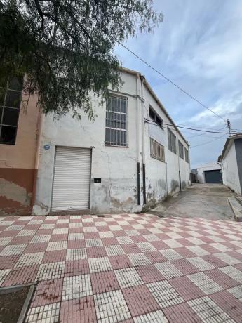 Nave en avenida Ibi, 1