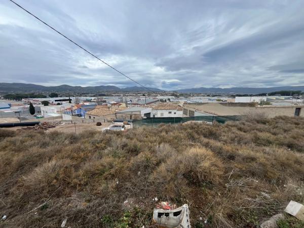 Nave en avenida Ibi, 1