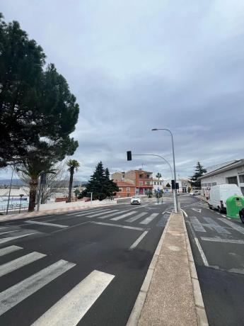 Nave en avenida Ibi, 1