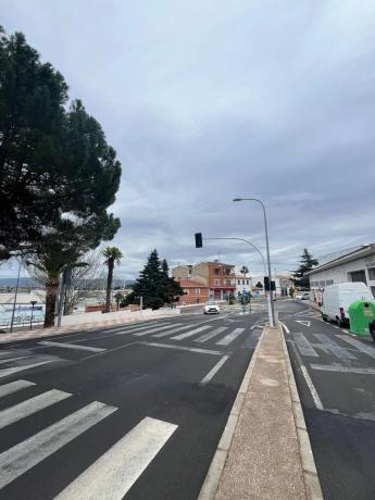 Nave en avenida Ibi, 1