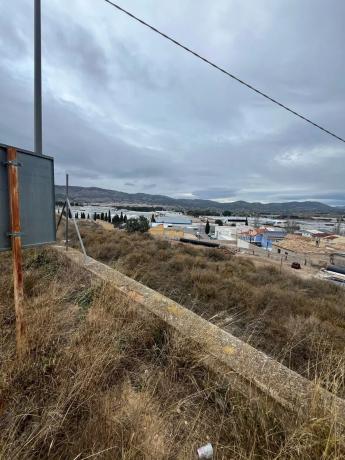 Nave en avenida Ibi, 1