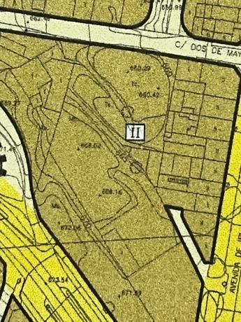 Nave en avenida Ibi, 1