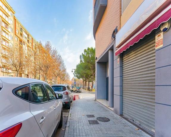 Local en avenida Hispanitat