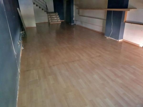 Local en avenida Hispanitat