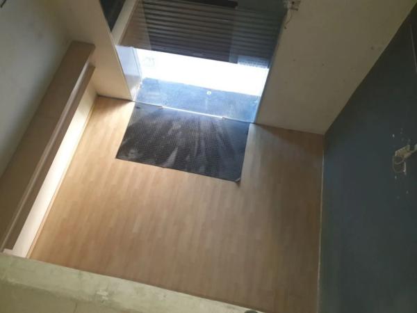 Local en avenida Hispanitat