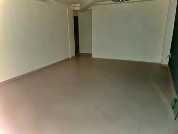 Local en avenida Hispanitat