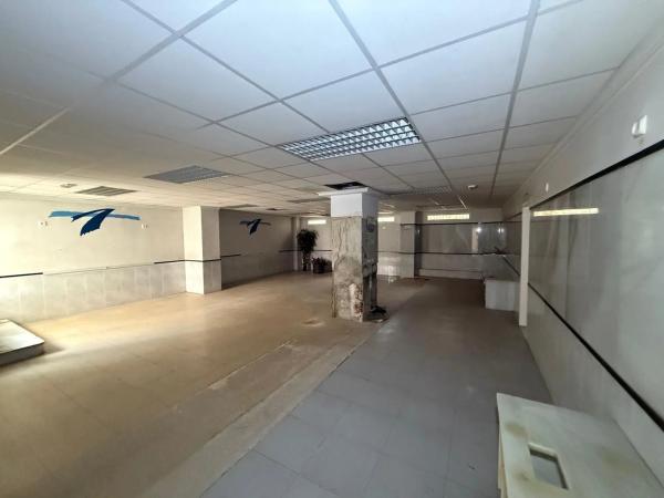 Local en plaza del Centenari, 10