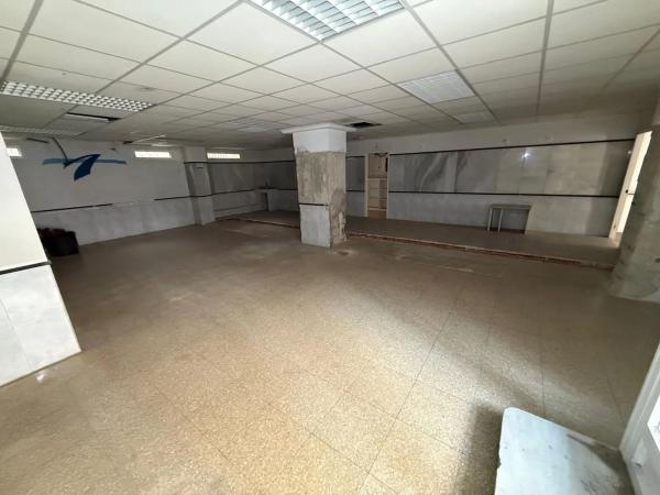 Local en plaza del Centenari, 10