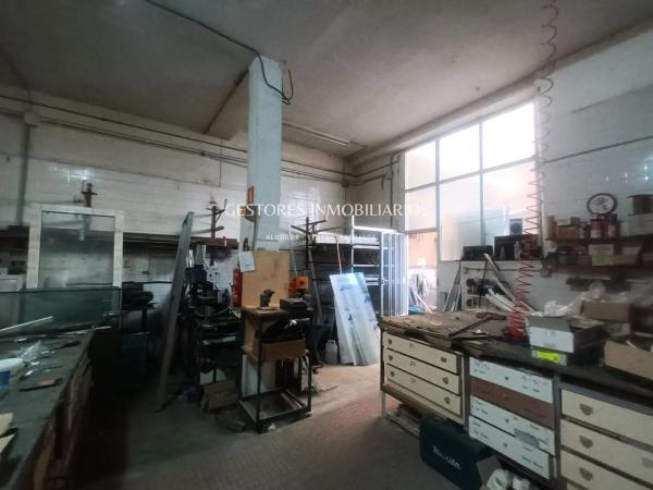 Local en calle Francesc Perera