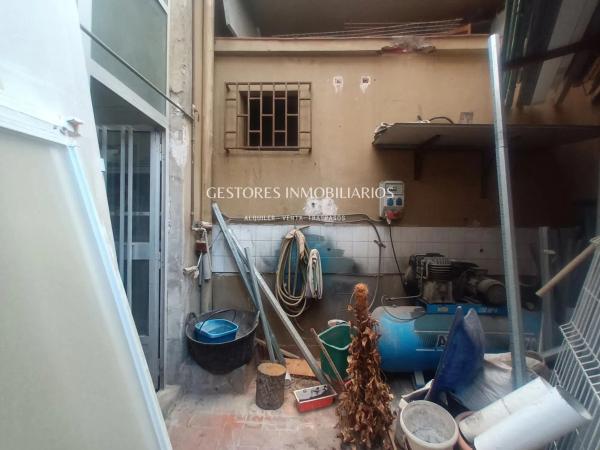 Local en calle Francesc Perera