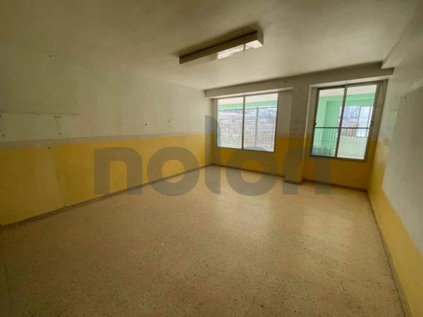 Local en calle Oliver