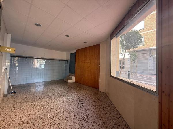 Local en calle Ibi, 49