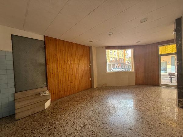 Local en calle Ibi, 49