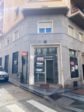 Local en avenida País Valencià, 39