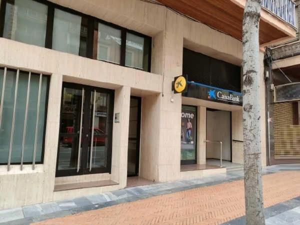 Local en avenida País Valencià