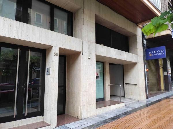 Local en avenida País Valencià