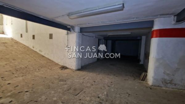 Local en calle Pintor Cabrera, 3